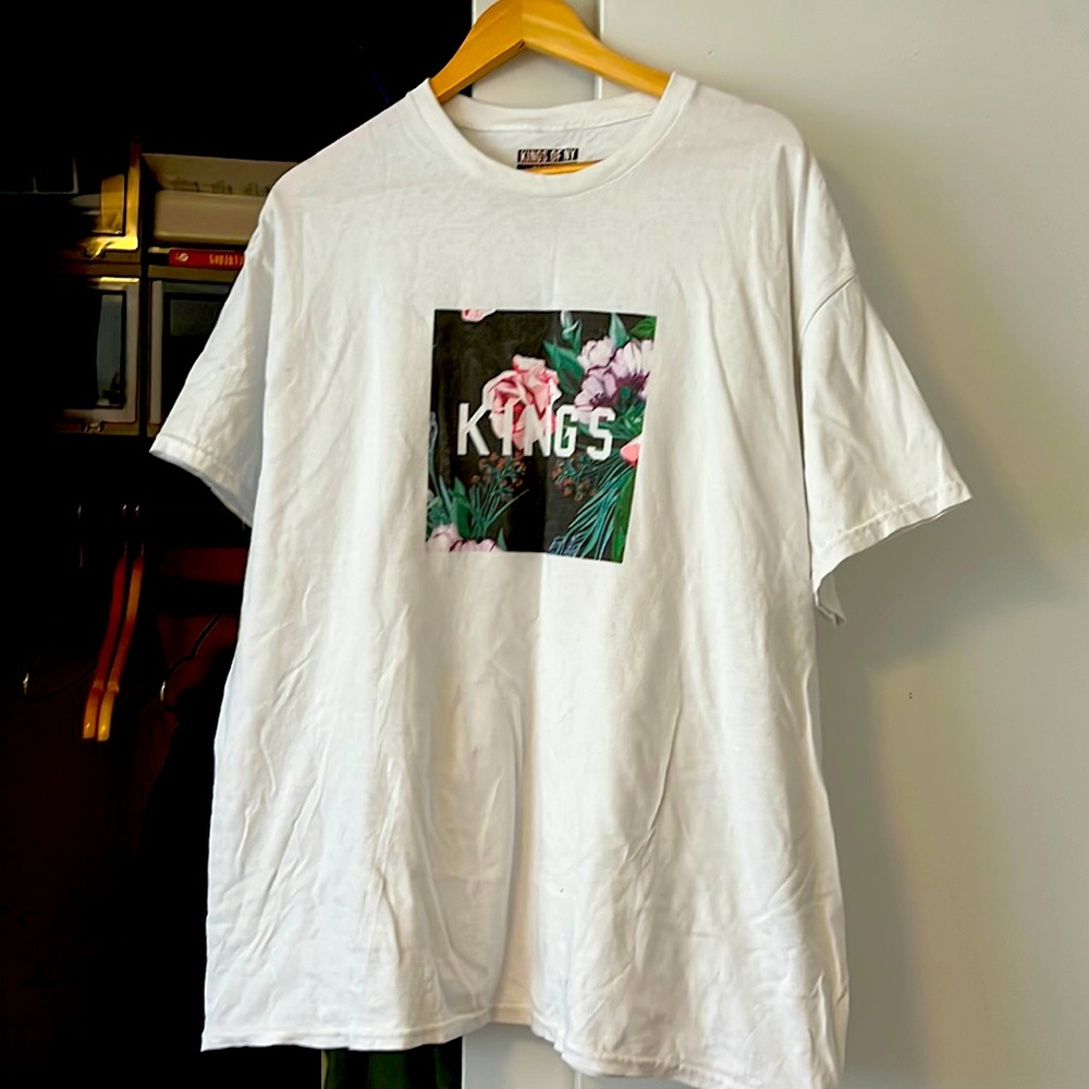 Kings of NY short sleeve tshirt with floral print